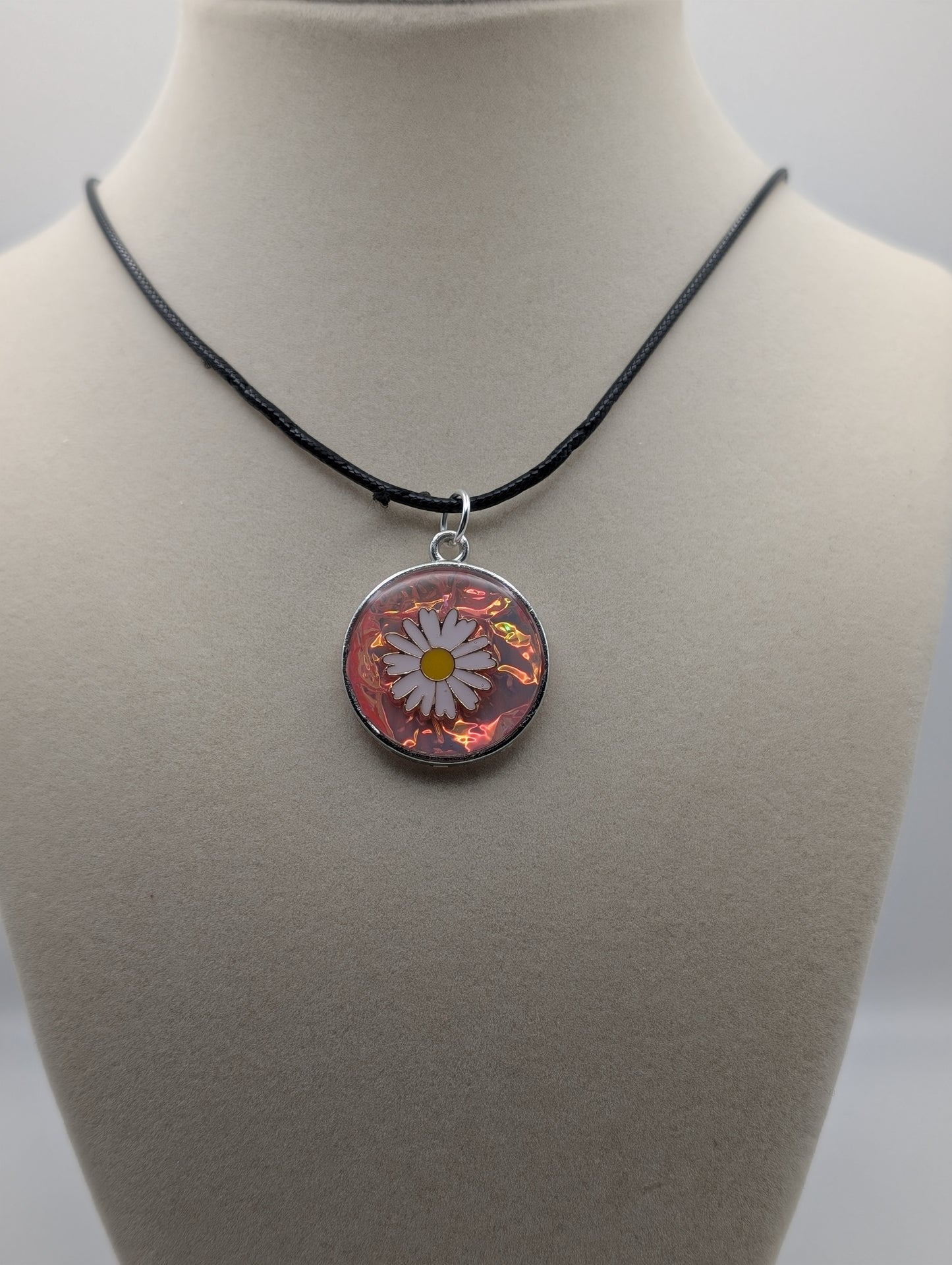 Fae Wilds Daisy Necklace